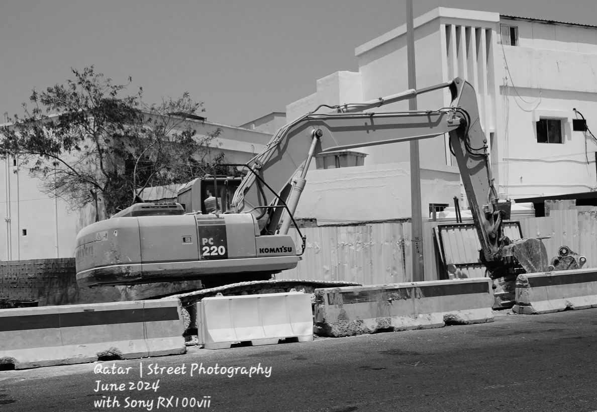 radwani photography sony RX100vii RX100M7 blackandwhite qatar street sample