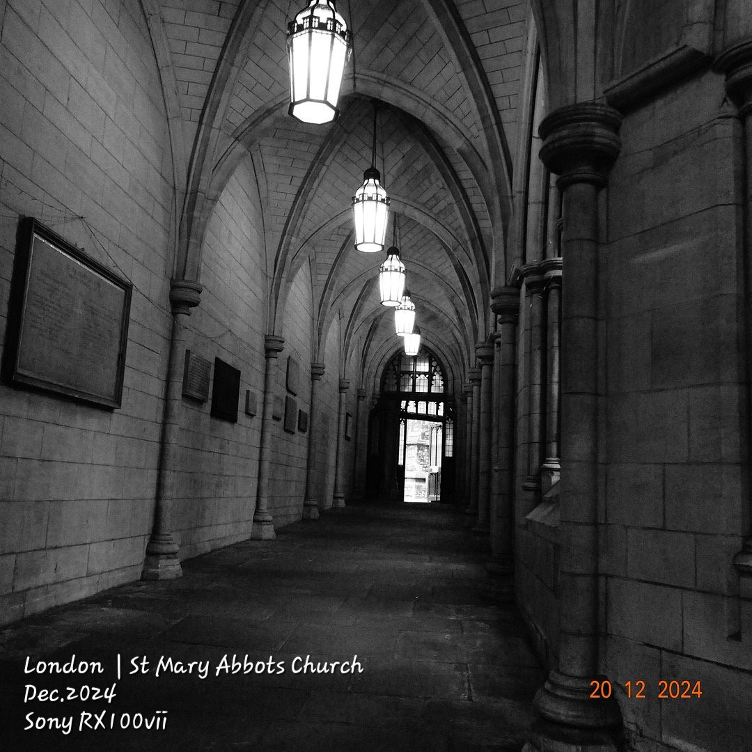 radwani camera nikon fujifilm Sony RX100vii RX100M7 blackandwhite London qatar