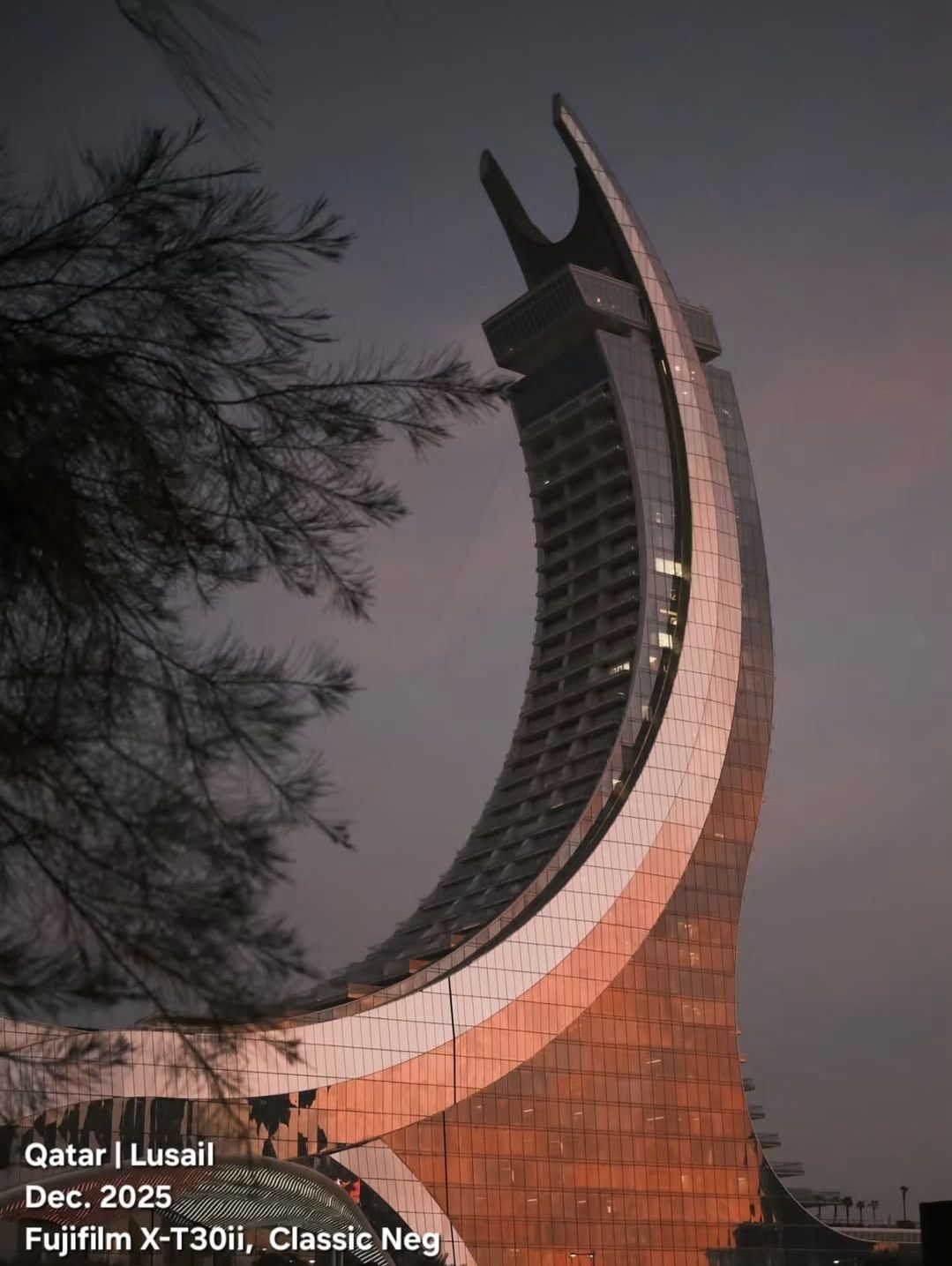 radwani camera nikon fujifilm Sony RX100vii RX100M7 blackandwhite qatar street photography London museum X-T30ii ttartisan